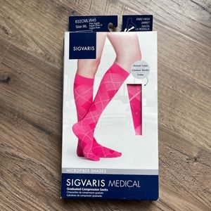 BNIP Sigvaris ML 20-30mmHG compression socks